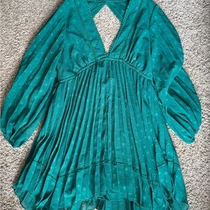 Asymmetrical Green Dress with 3/4 Sleeves and Pleated Details